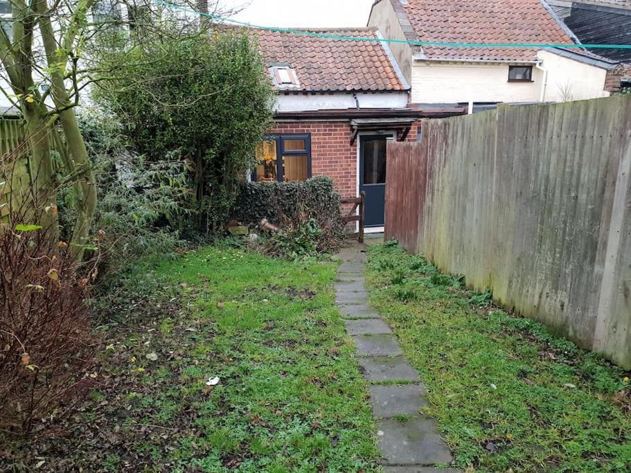 Cosy Cottage Blundeston Exterior photo